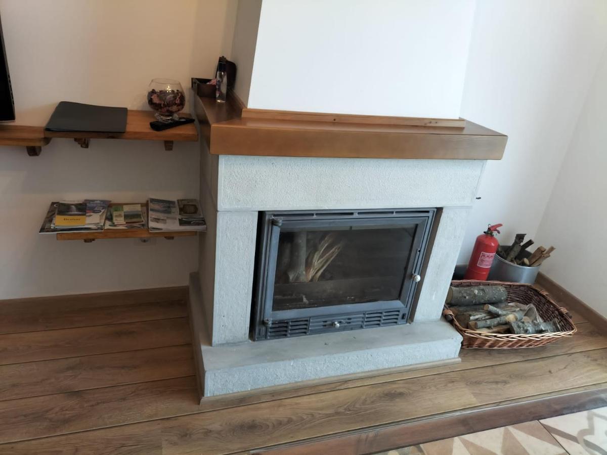 Appartement Montes de Lillo à Puebla de Lillo Extérieur photo