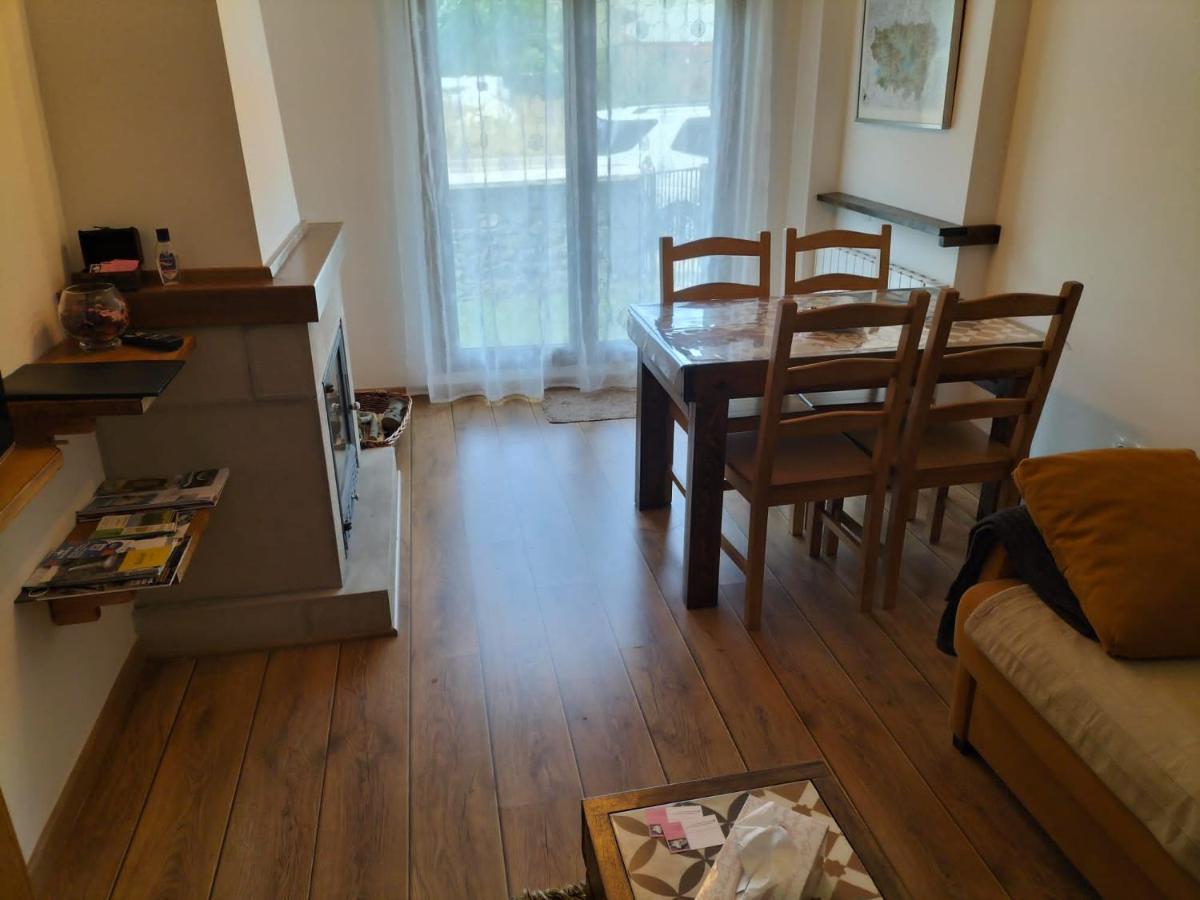 Appartement Montes de Lillo à Puebla de Lillo Extérieur photo